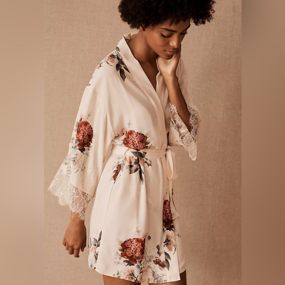 Flora Nikrooz floral romantic lace trimmed robe